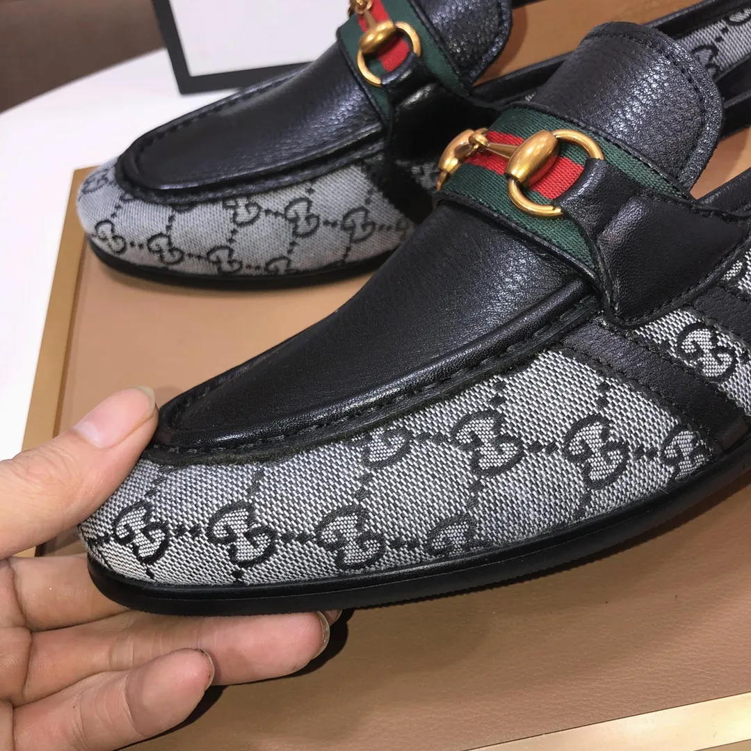 Men's shoes 💰600💰 Brand: GUCCI (Gucci) Standard size: Men's size 38/44 (45 can be customized) Grade: Same as the official website Original quality Material: Original cowhide Water-dyed cowhide lining Original rubber outsole Style category: Men's fashionable casual leather shoes Distinguished big-name luxury elements Top luxury Color: Actual picture